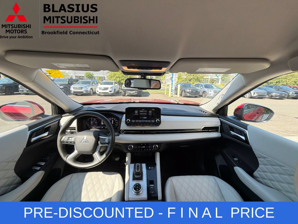 Used 2023 Mitsubishi Outlander SEL AWD/4WD image 32