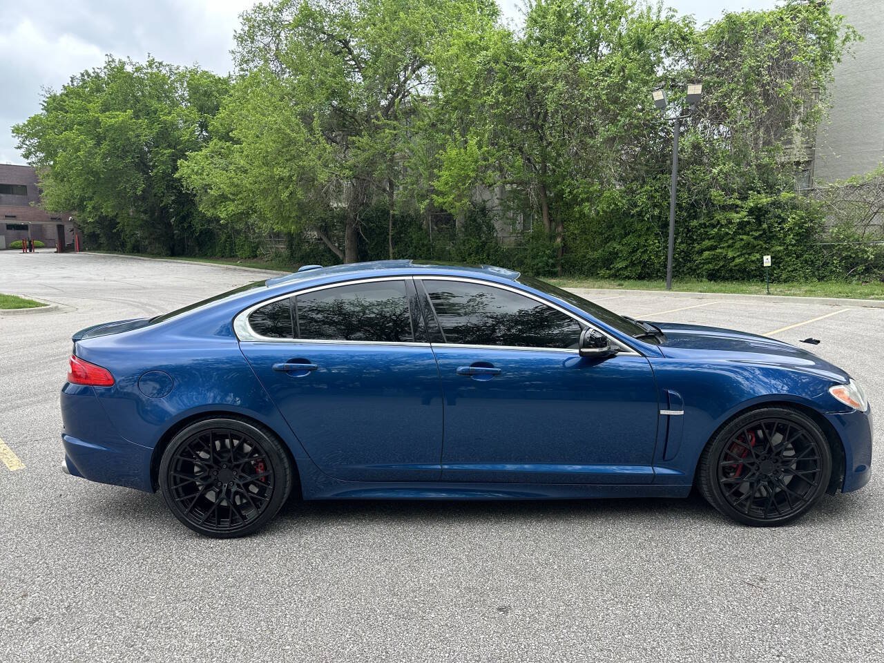 Used 2011 Jaguar XF R RWD image 5