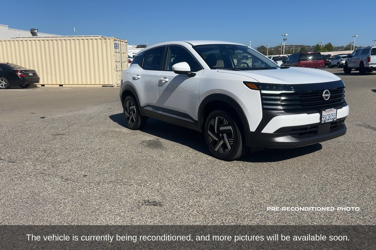 Used 2025 Nissan Kicks SV FWD image 3