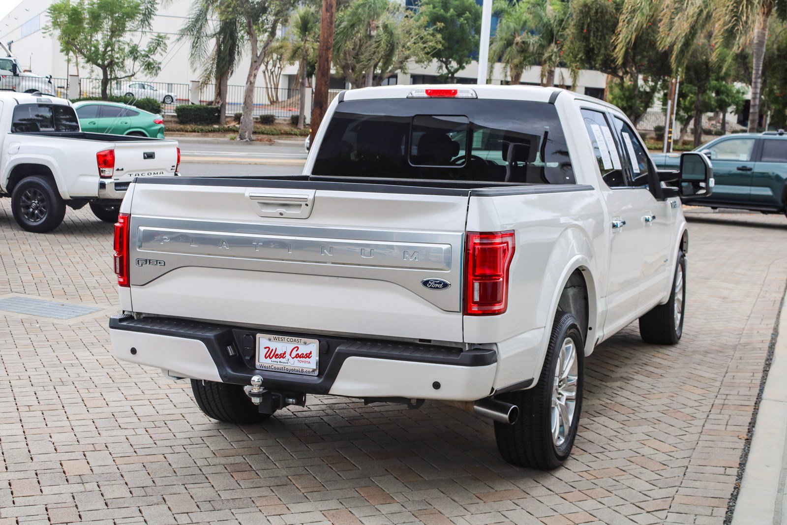 Used 2015 Ford F150 Platinum w/ Equipment Group 701A Luxury AWD/4WD image 7