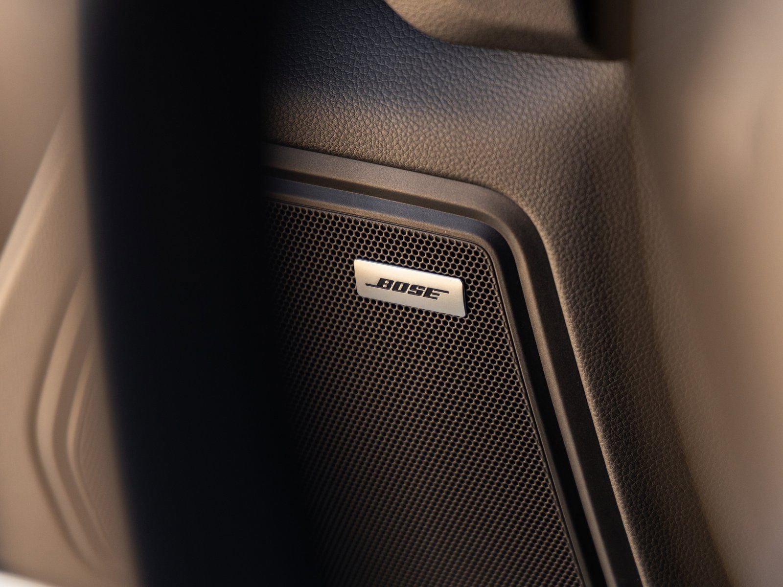 Certified 2025 Porsche Macan image 22