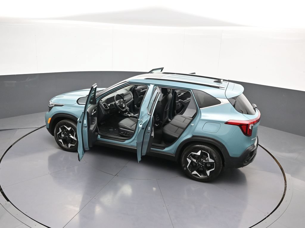 Certified 2025 Kia Seltos EX w/ EX Sunroof Package AWD/4WD image 45