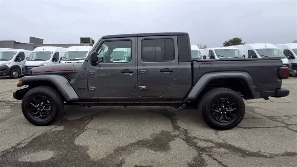 Certified 2022 Jeep Gladiator Sport image 5