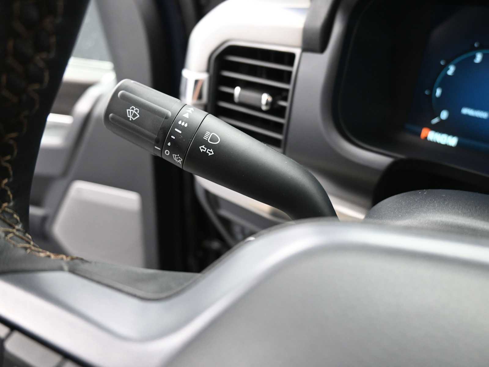 New 2025 Ford F150 Lariat w/ Equipment Group 502A High image 35