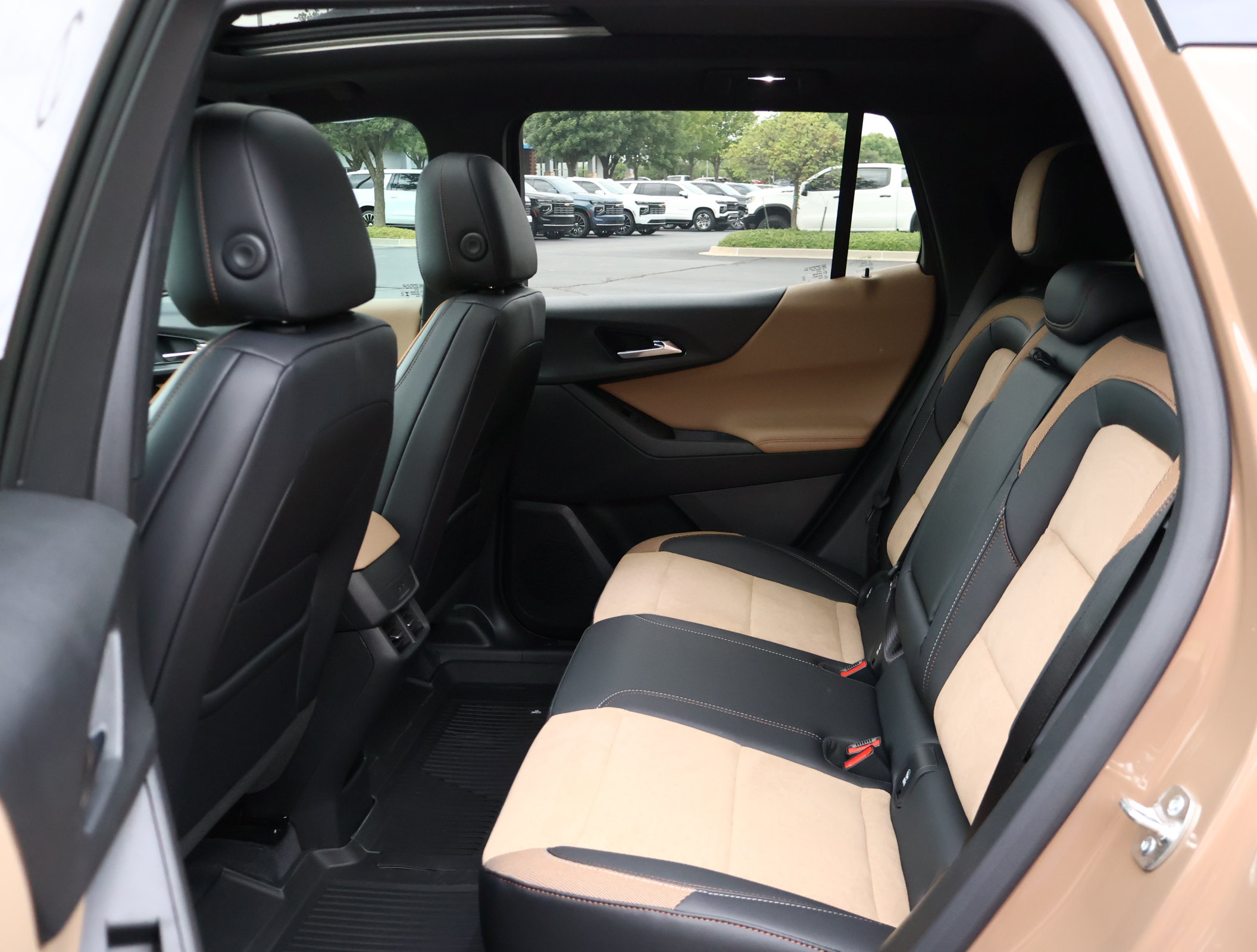 New 2027 Chevrolet Equinox ACTIV w/ Safety and Technology Package FWD image 22