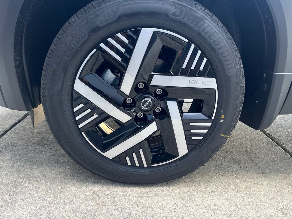 New 2026 Nissan Kicks SV w/ Cold Weather Package FWD image 23