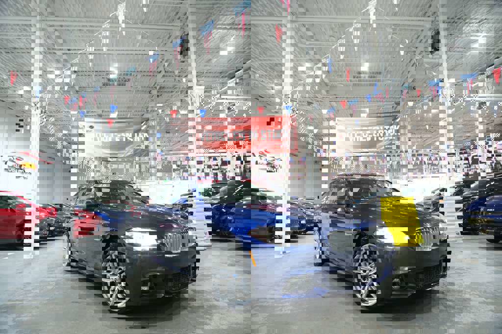 Used 2016 BMW 550i xDrive Sedan image 2