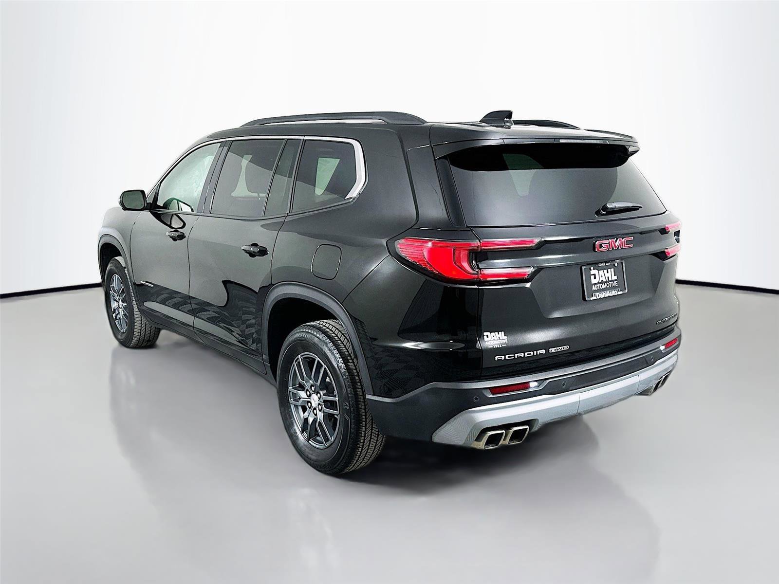 Used 2025 GMC Acadia Elevation image 5