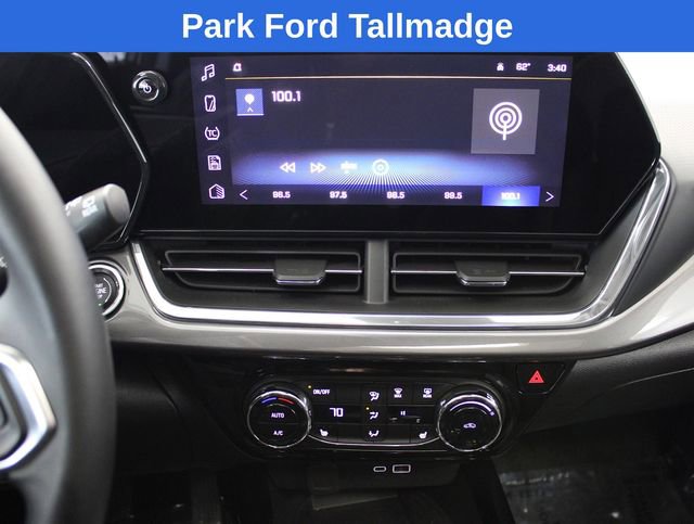 Used 2025 Chevrolet Trax ACTIV w/ Sunroof Package image 16