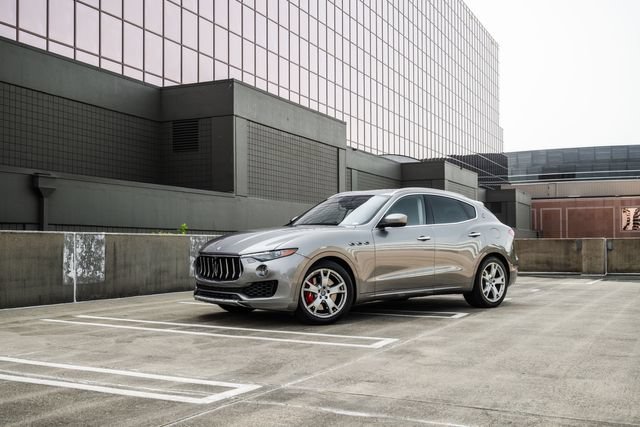 Used 2017 Maserati Levante S AWD/4WD image 18