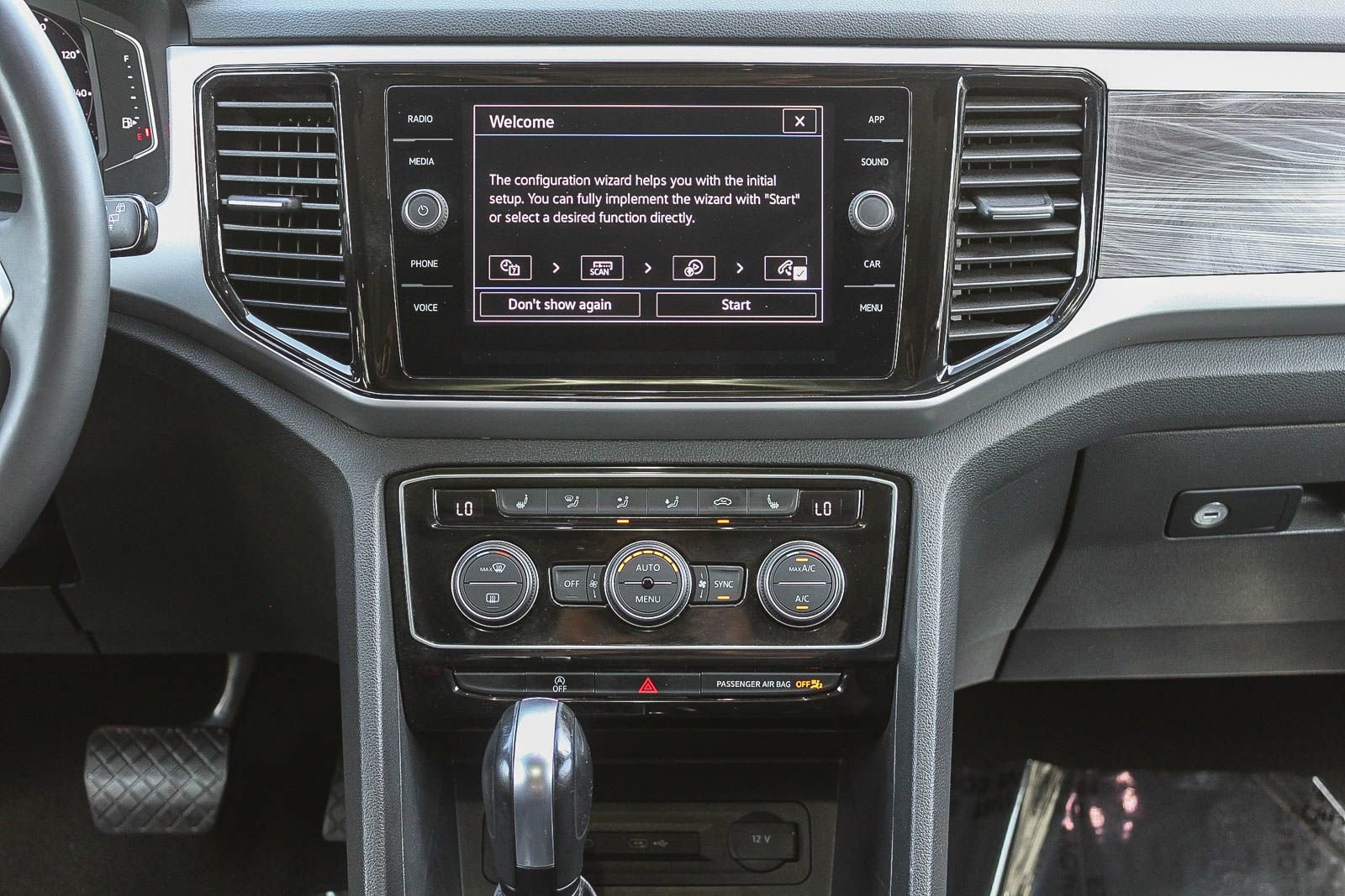 Certified 2022 Volkswagen Atlas Cross Sport SE image 12