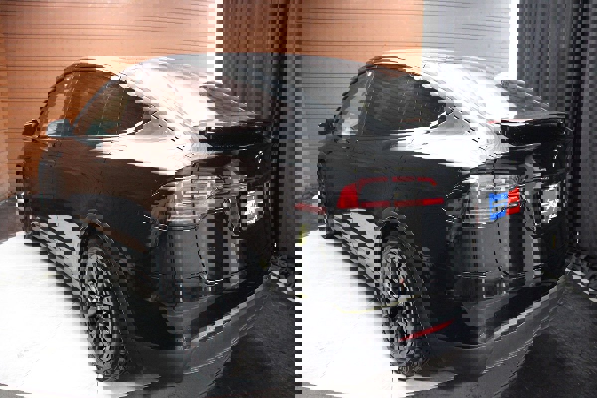 Used 2023 Tesla Model X image 10