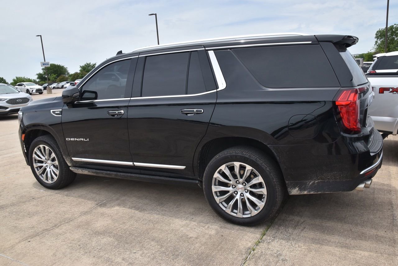 Used 2023 GMC Yukon Denali w/ Advanced Technology Package AWD/4WD image 9