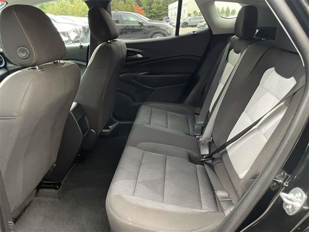 Used 2025 Chevrolet Trax LS w/ LS Convenience Package image 12