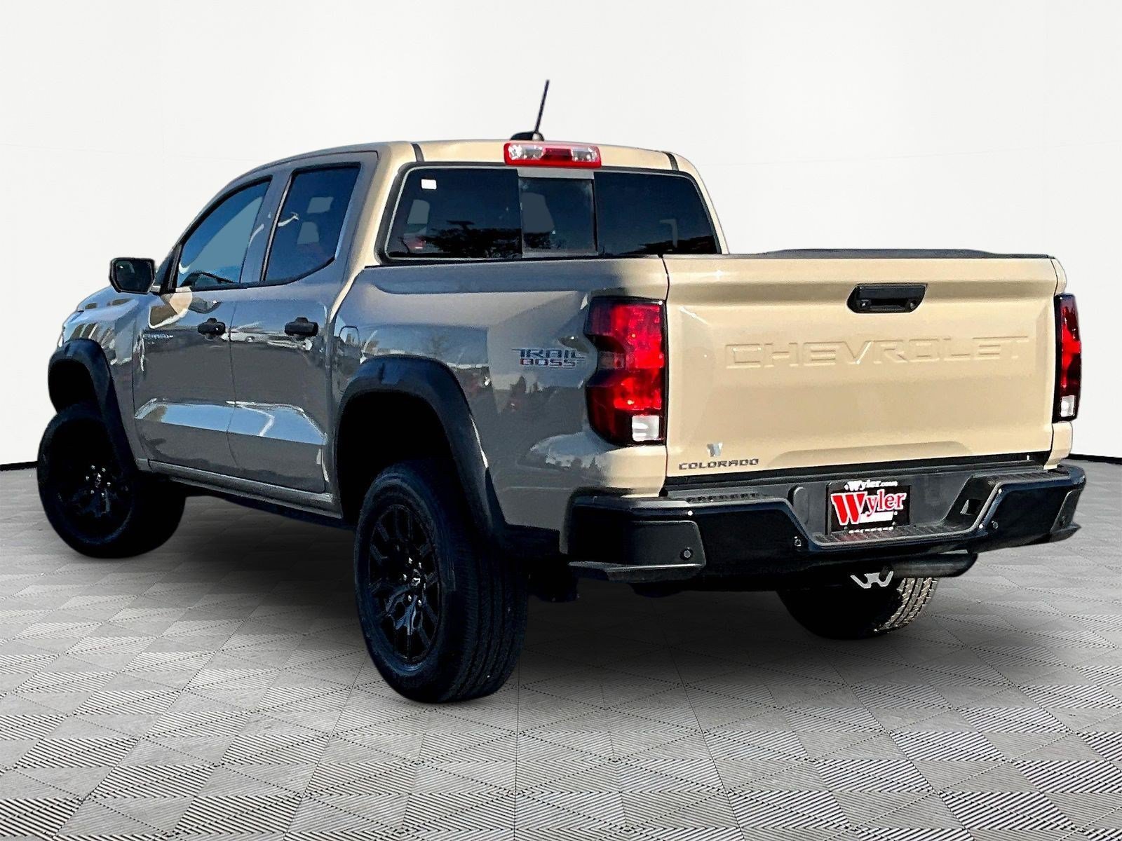 Used 2023 Chevrolet Colorado Trail Boss w/ Technology Package AWD/4WD image 4