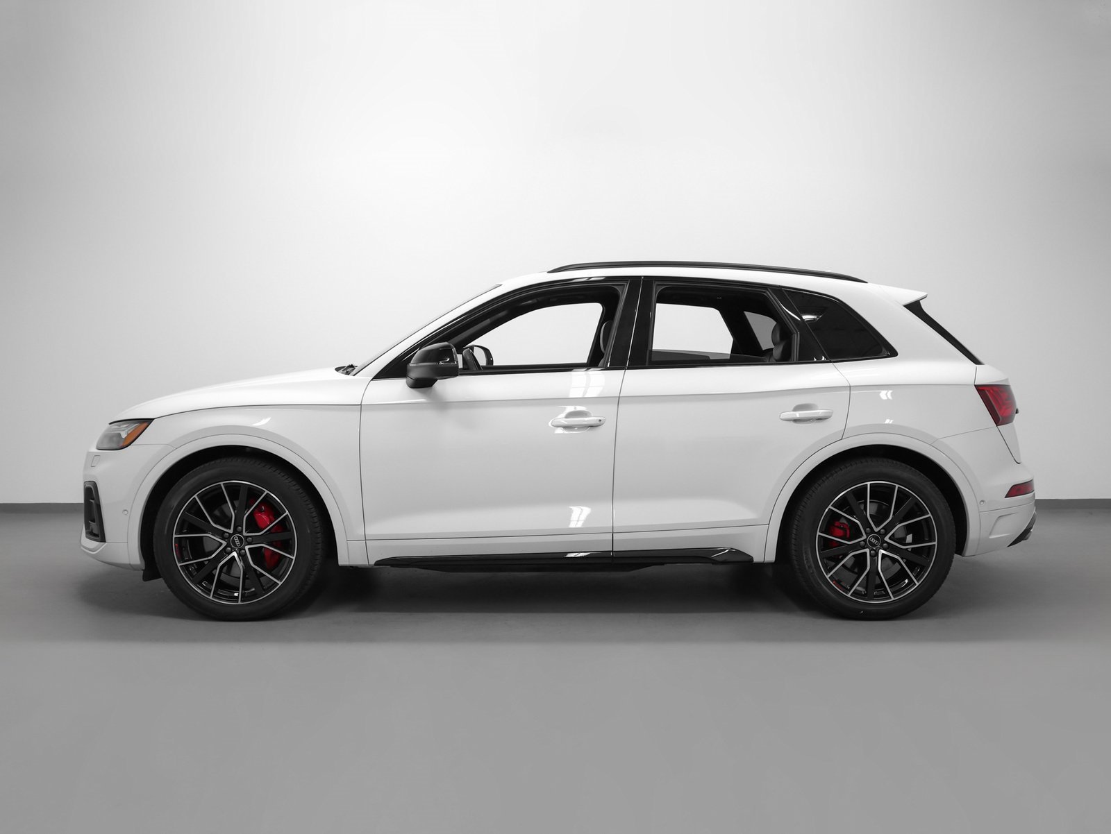 Used 2021 Audi SQ5 Prestige image 2