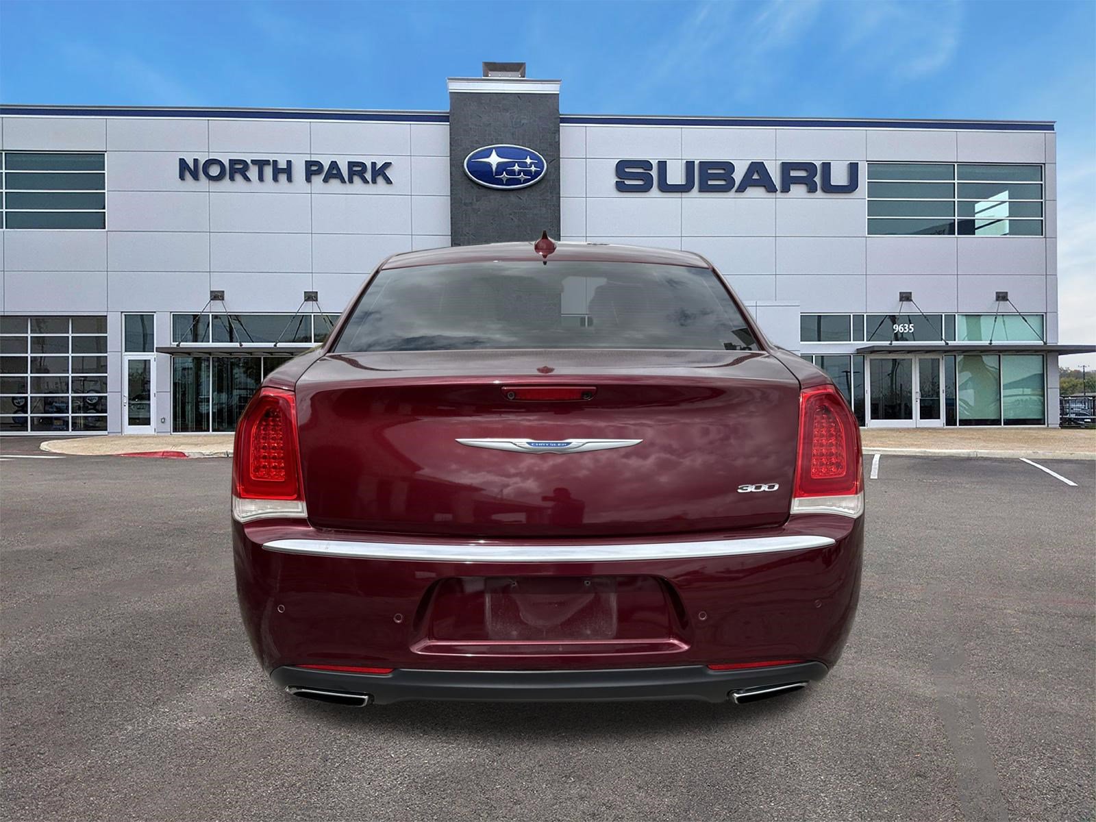 Used 2016 Chrysler 300 Limited RWD image 4