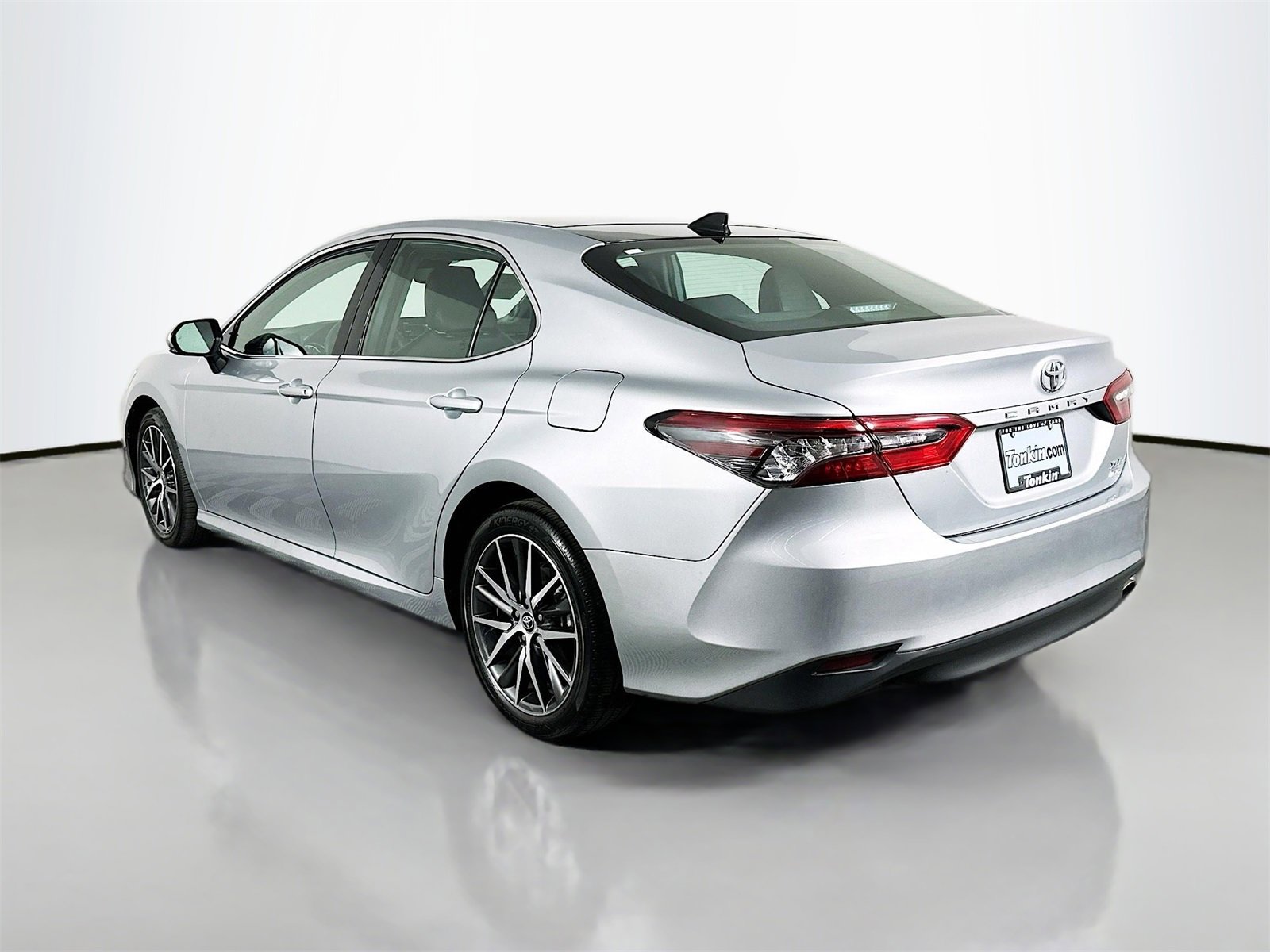 Used 2023 Toyota Camry XLE image 5