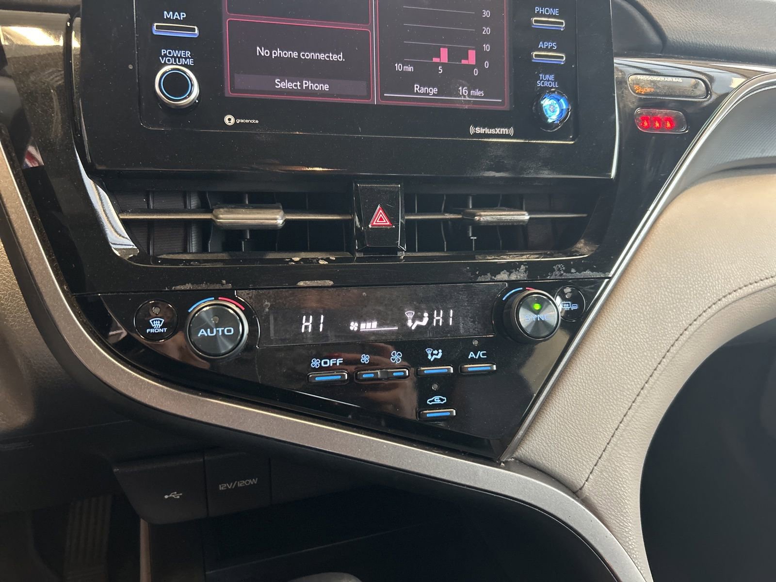 Used 2023 Toyota Camry SE image 23