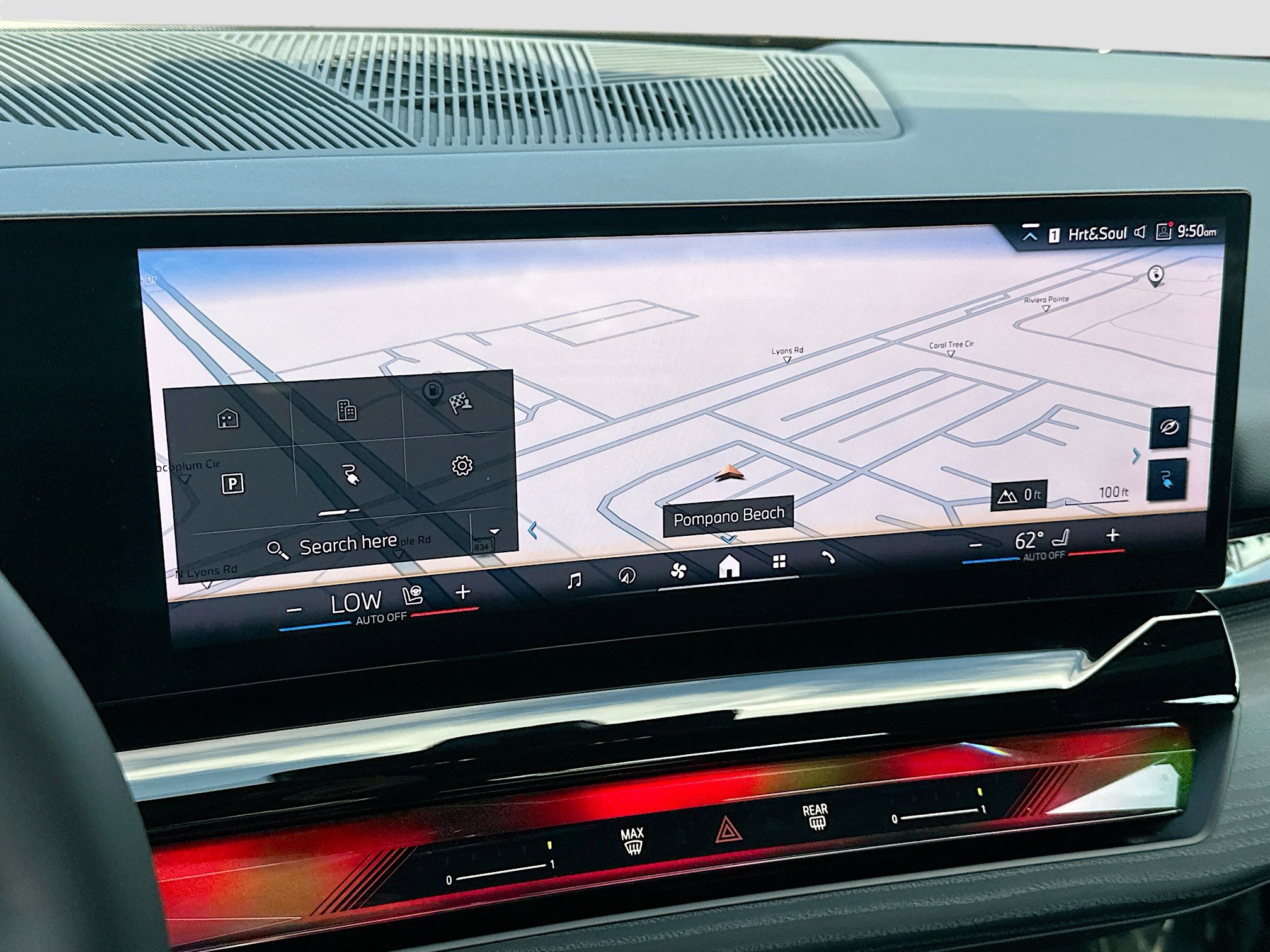 Used 2025 BMW i5 eDrive40i w/ Premium Package image 14