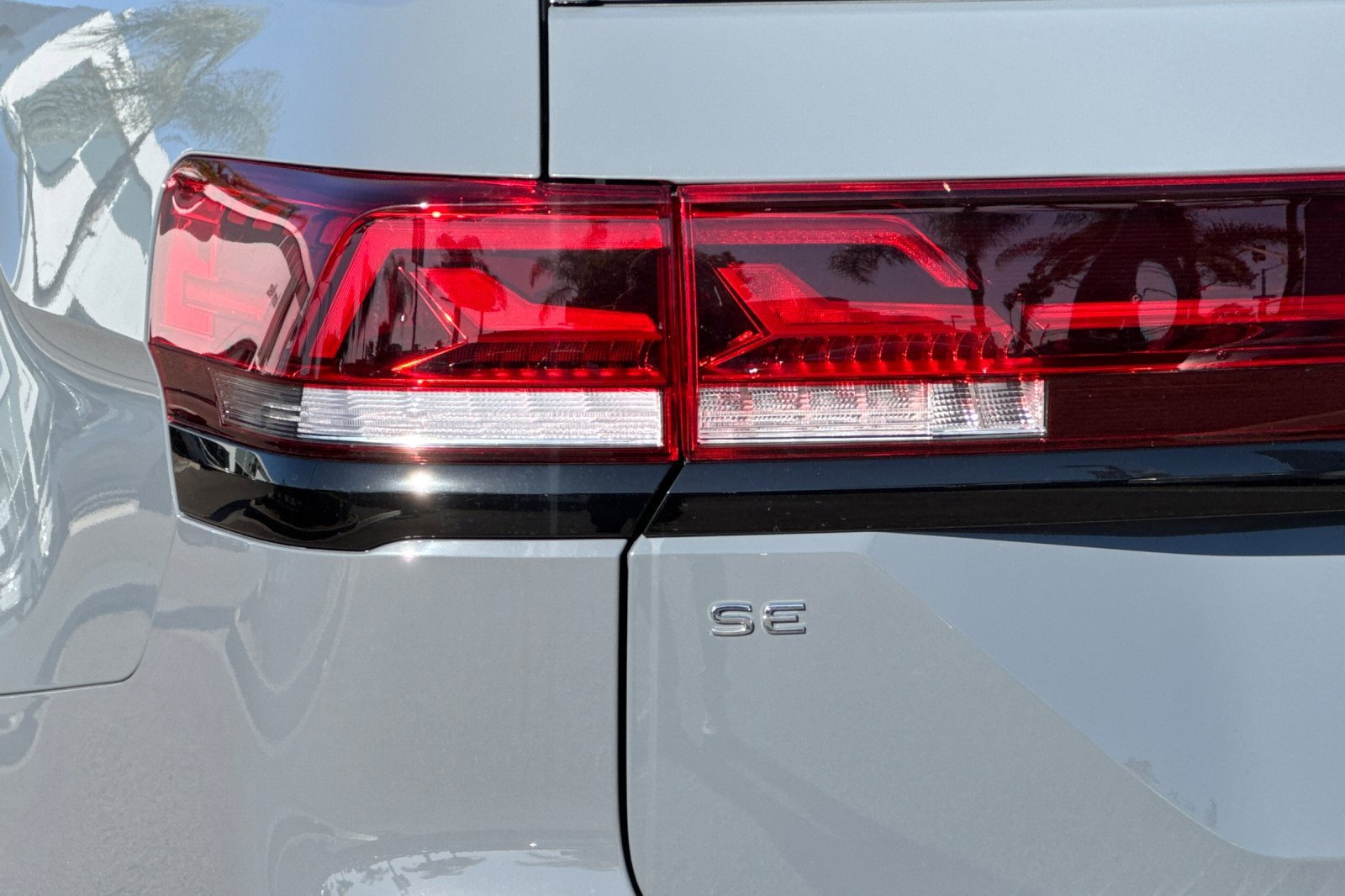 New 2025 Volkswagen Atlas Peak Edition SE image 27