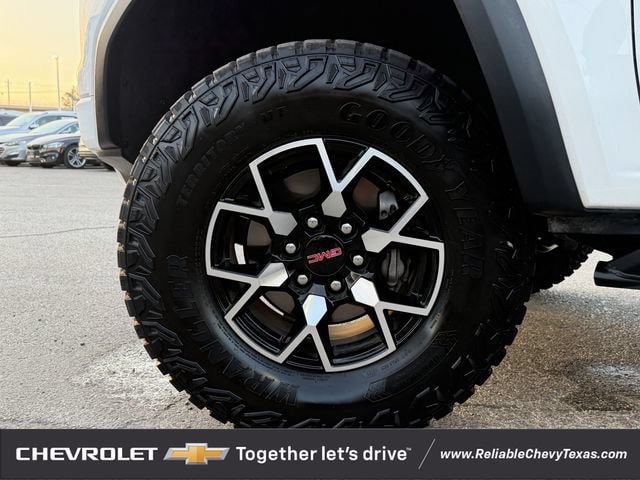 Used 2026 GMC Canyon AT4X AWD/4WD image 10