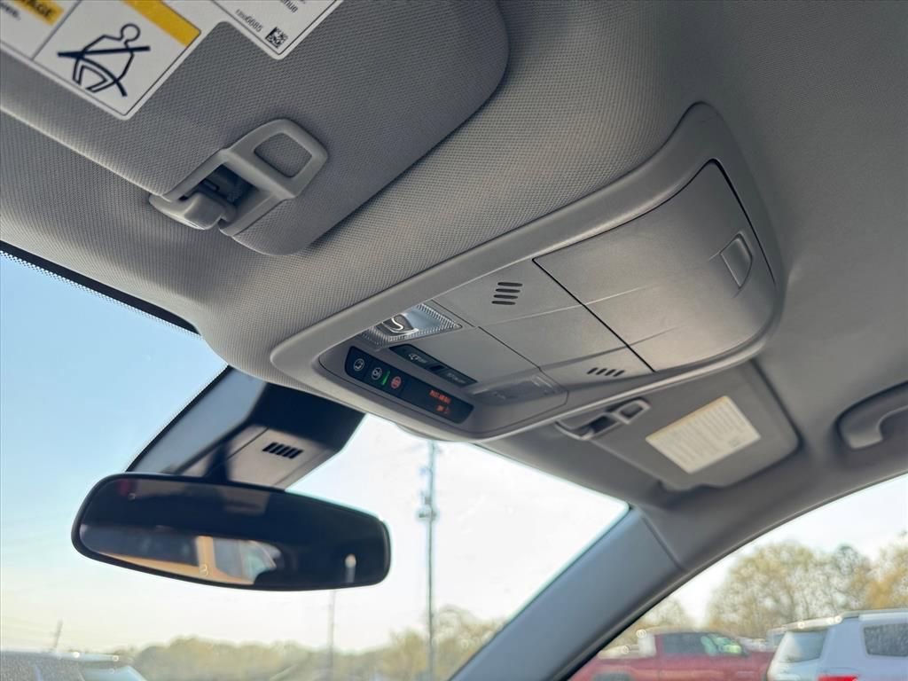 Used 2023 Chevrolet Equinox LT image 25
