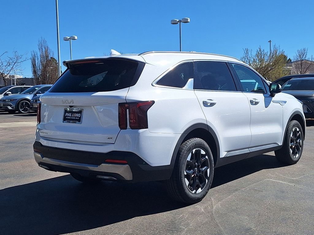 Used 2024 Kia Sorento S image 3