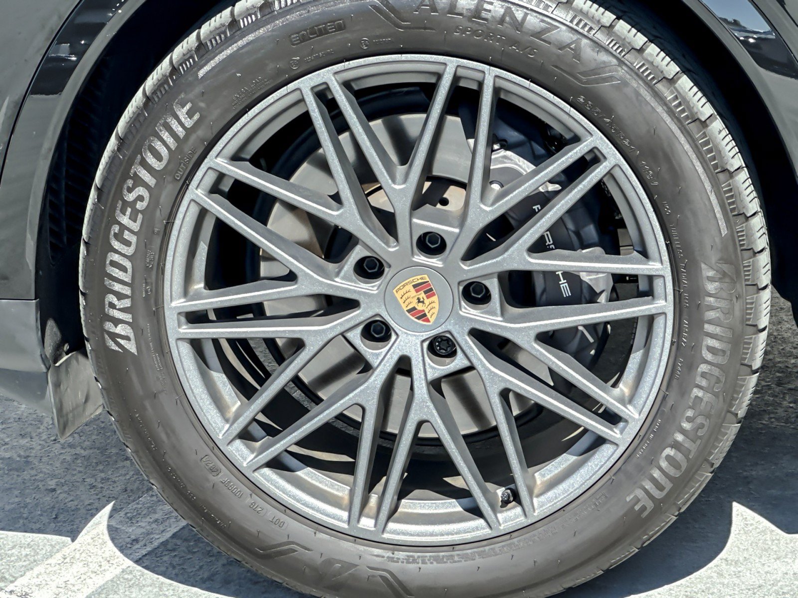 Certified 2025 Porsche Cayenne Coupe AWD/4WD image 25