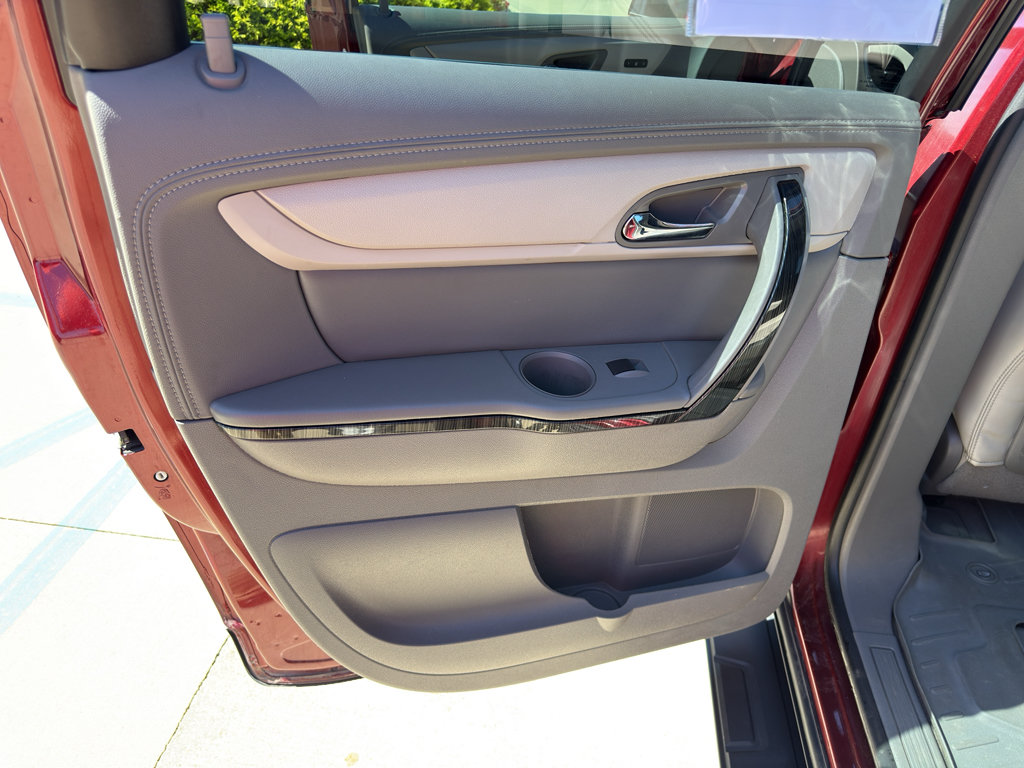Used 2016 Chevrolet Traverse LTZ FWD image 16