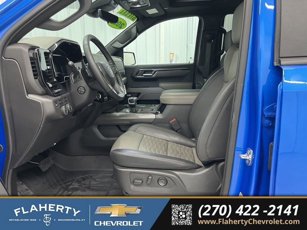 Used 2025 Chevrolet Silverado 1500 ZR2 w/ Technology Package image 9