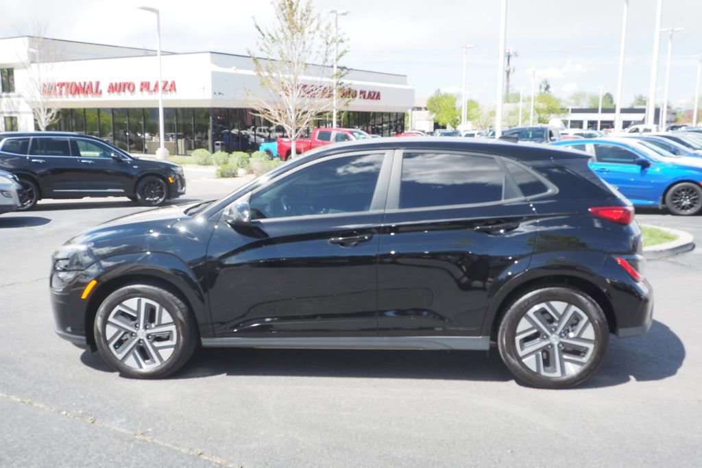 Used 2023 Hyundai Kona SEL image 3