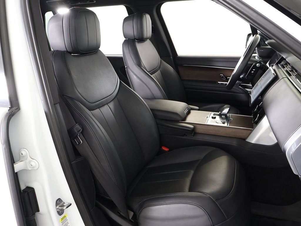 Used 2023 Land Rover Range Rover Long Wheelbase SE image 36