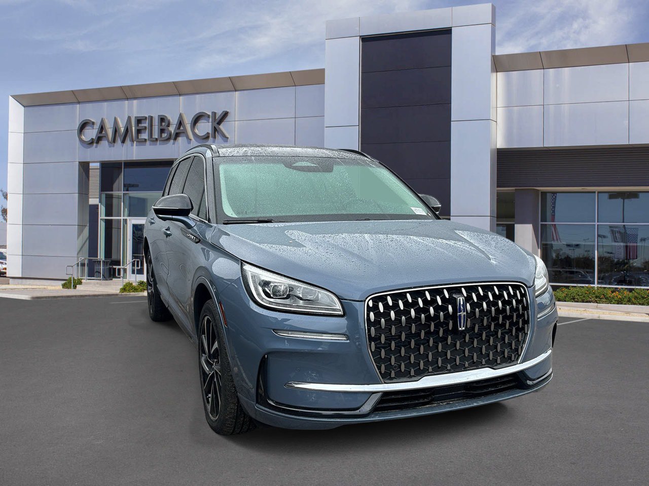 Used 2025 Lincoln Corsair Grand Touring w/ Equipment Group 301A AWD/4WD image 4