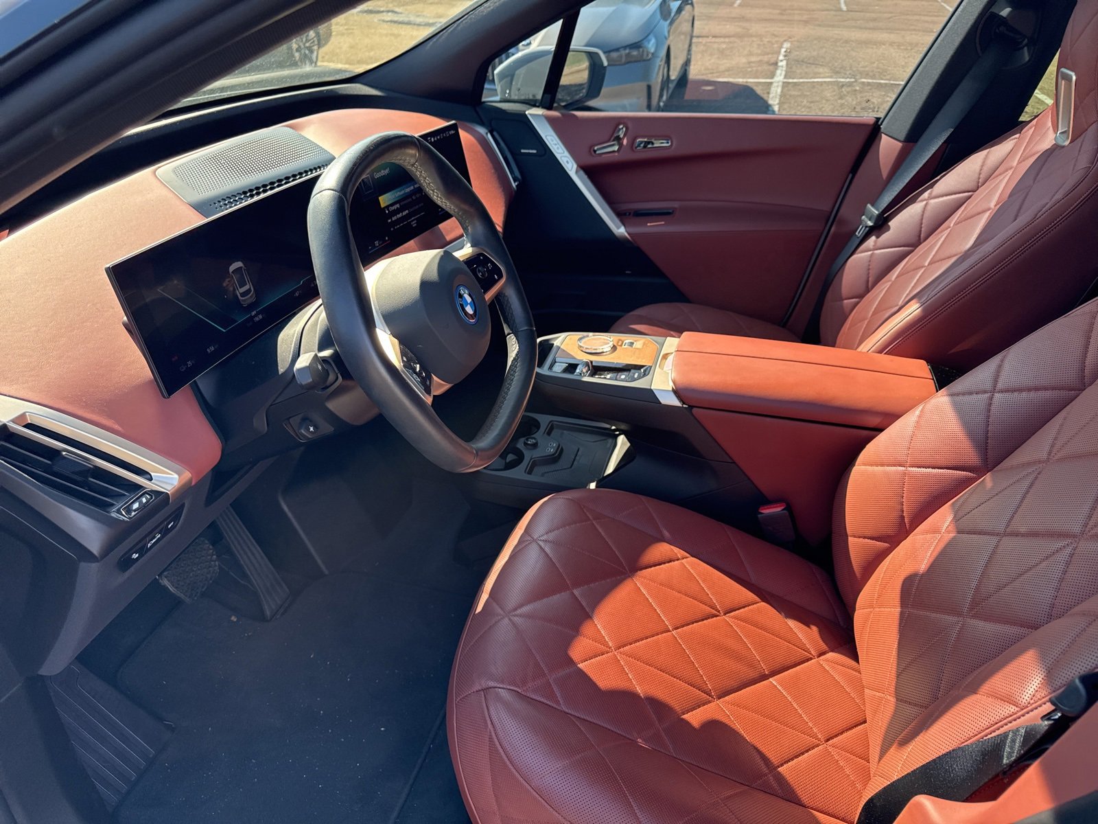 Used 2023 BMW iX xDrive50 w/ Premium Package image 14