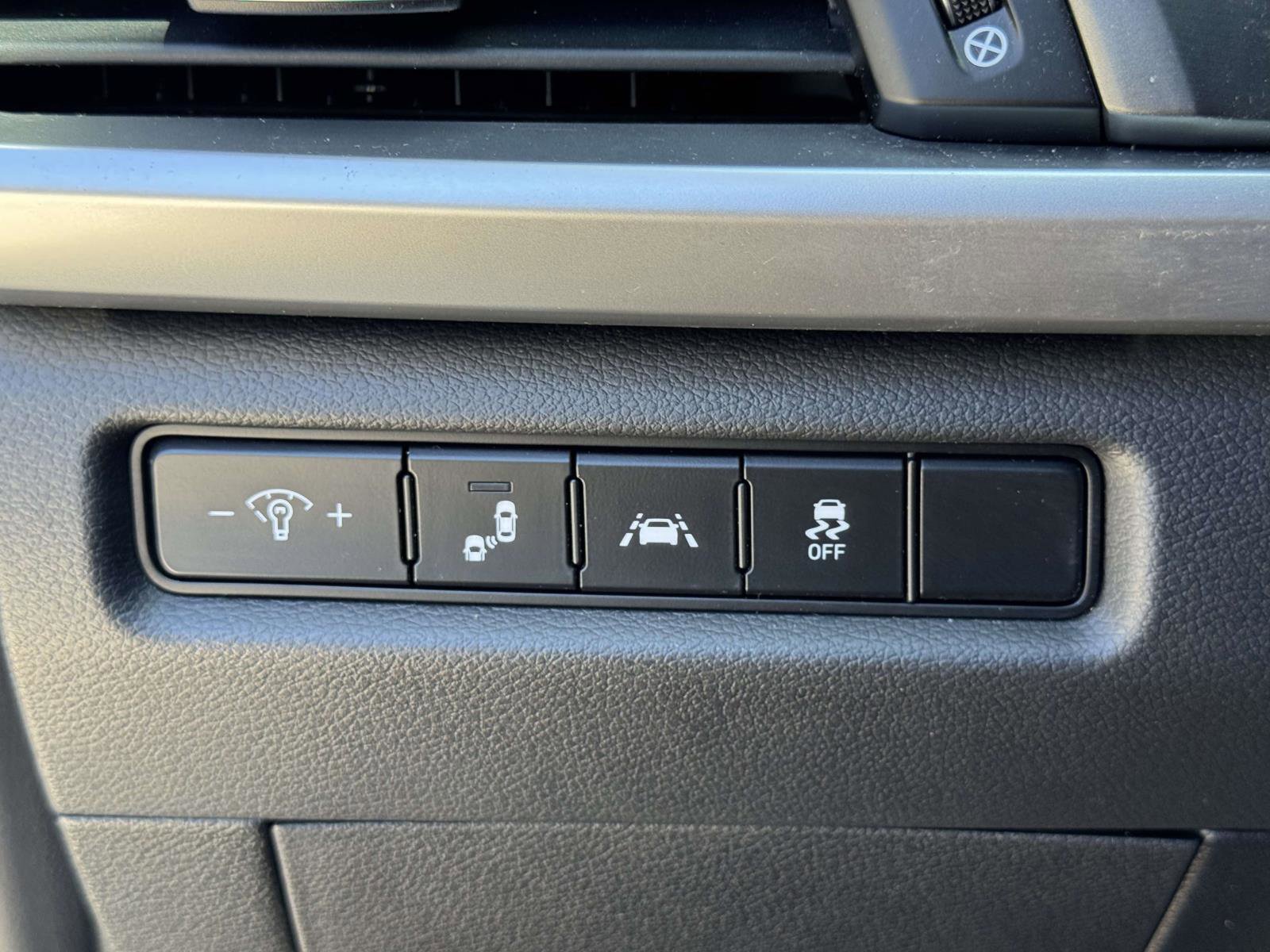 Used 2020 Kia Telluride LX AWD/4WD image 17