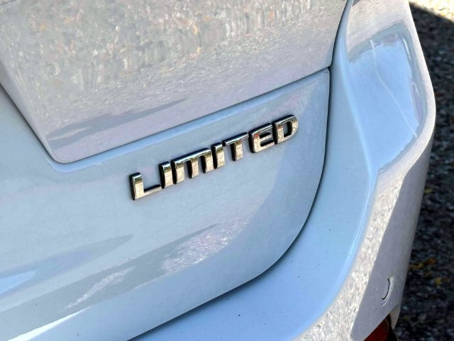Used 2023 Jeep Grand Cherokee L Limited AWD/4WD image 11