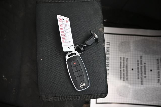 Used 2023 Nissan Kicks SV FWD image 9