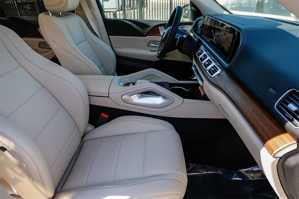New 2026 Mercedes-Benz GLS 450 4MATIC image 17