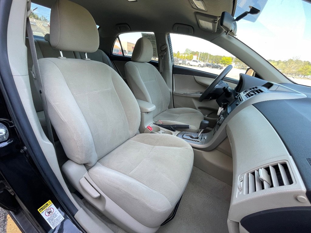 Used 2013 Toyota Corolla LE image 20