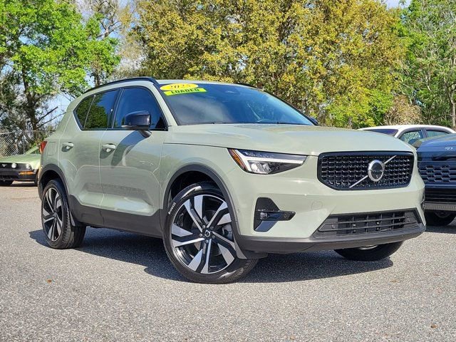 Used 2025 Volvo XC40 B5 Plus w/ Protection Package Premier image 36