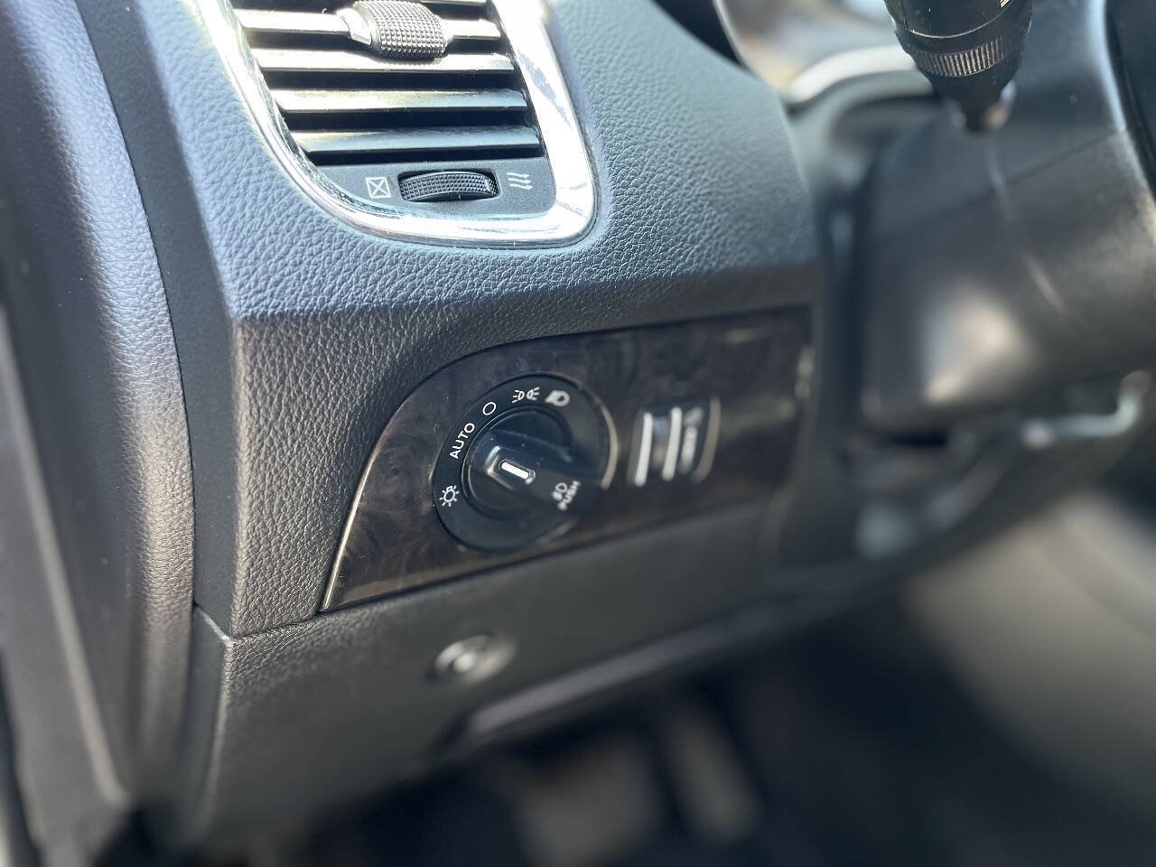 Used 2015 Dodge Durango Limited w/ Premium Group RWD image 17