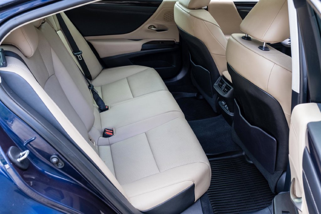 Used 2021 Lexus ES 350 w/ Premium Package FWD image 30