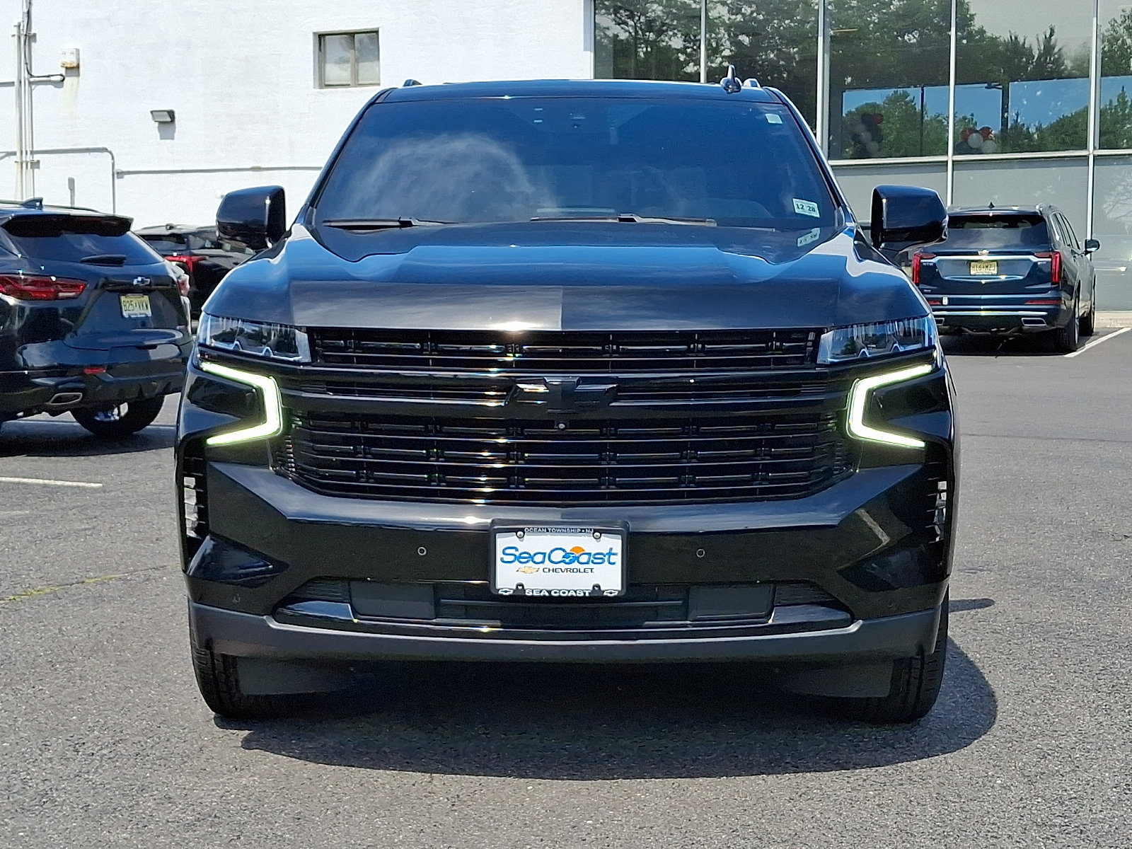 Certified 2024 Chevrolet Suburban RST w/ Luxury Package AWD/4WD image 2