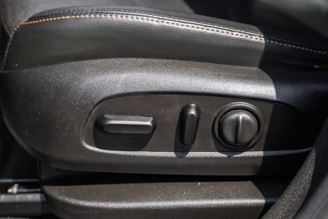 Used 2018 Chevrolet Equinox Premier FWD image 38