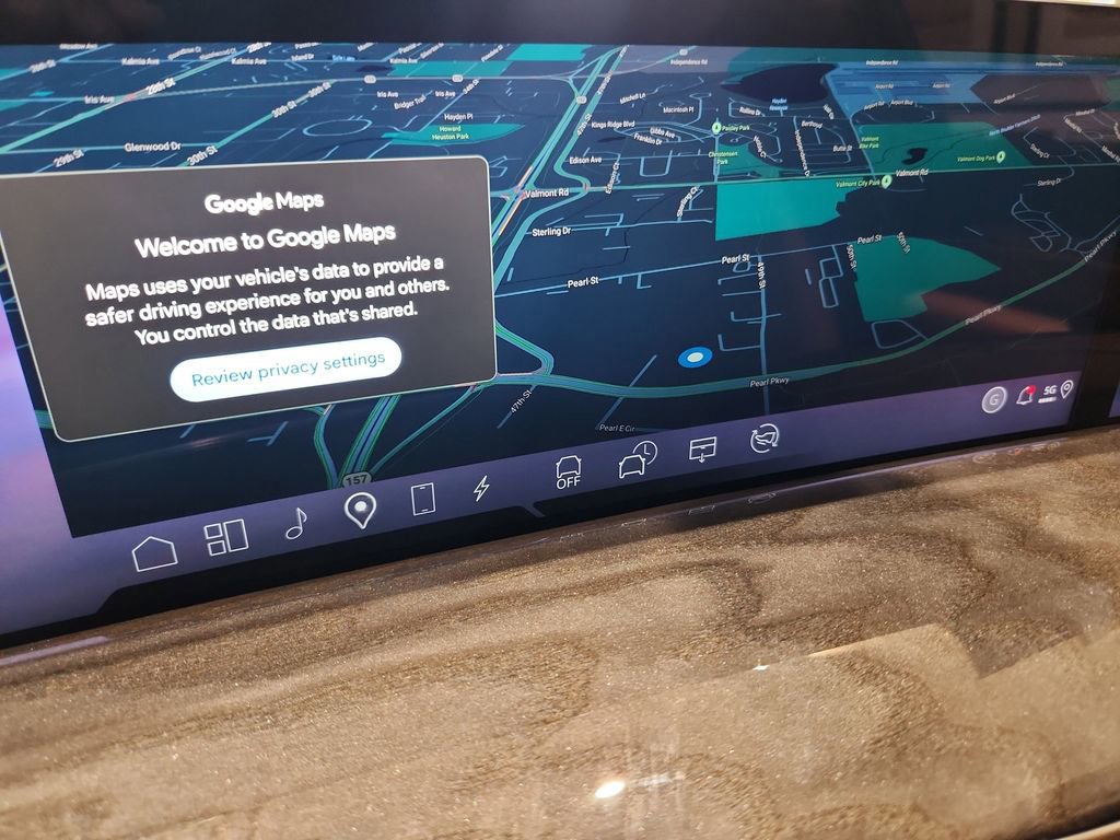 New 2025 Cadillac Escalade IQ Sport 2 w/ LPO, ONYX Package AWD/4WD image 16