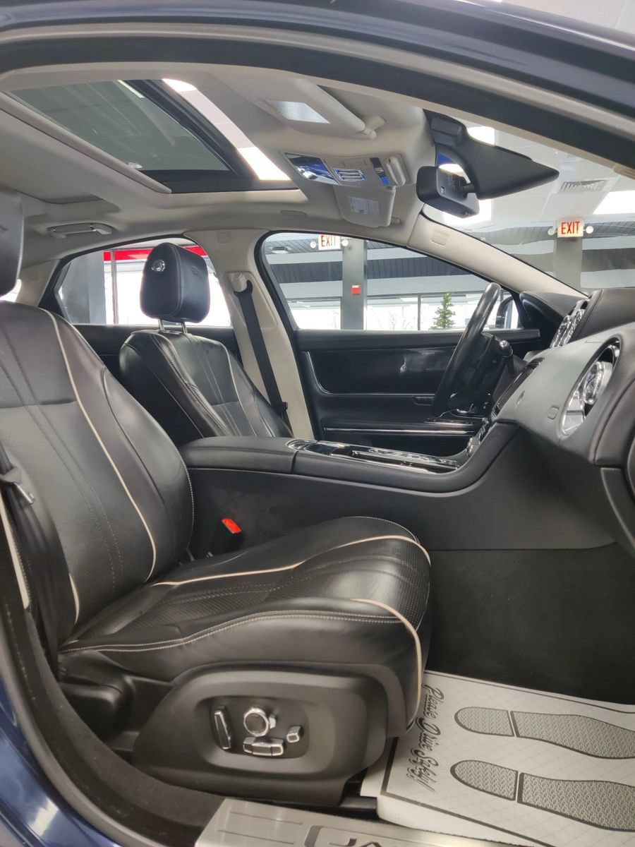 Used 2016 Jaguar XJ AWD/4WD image 23