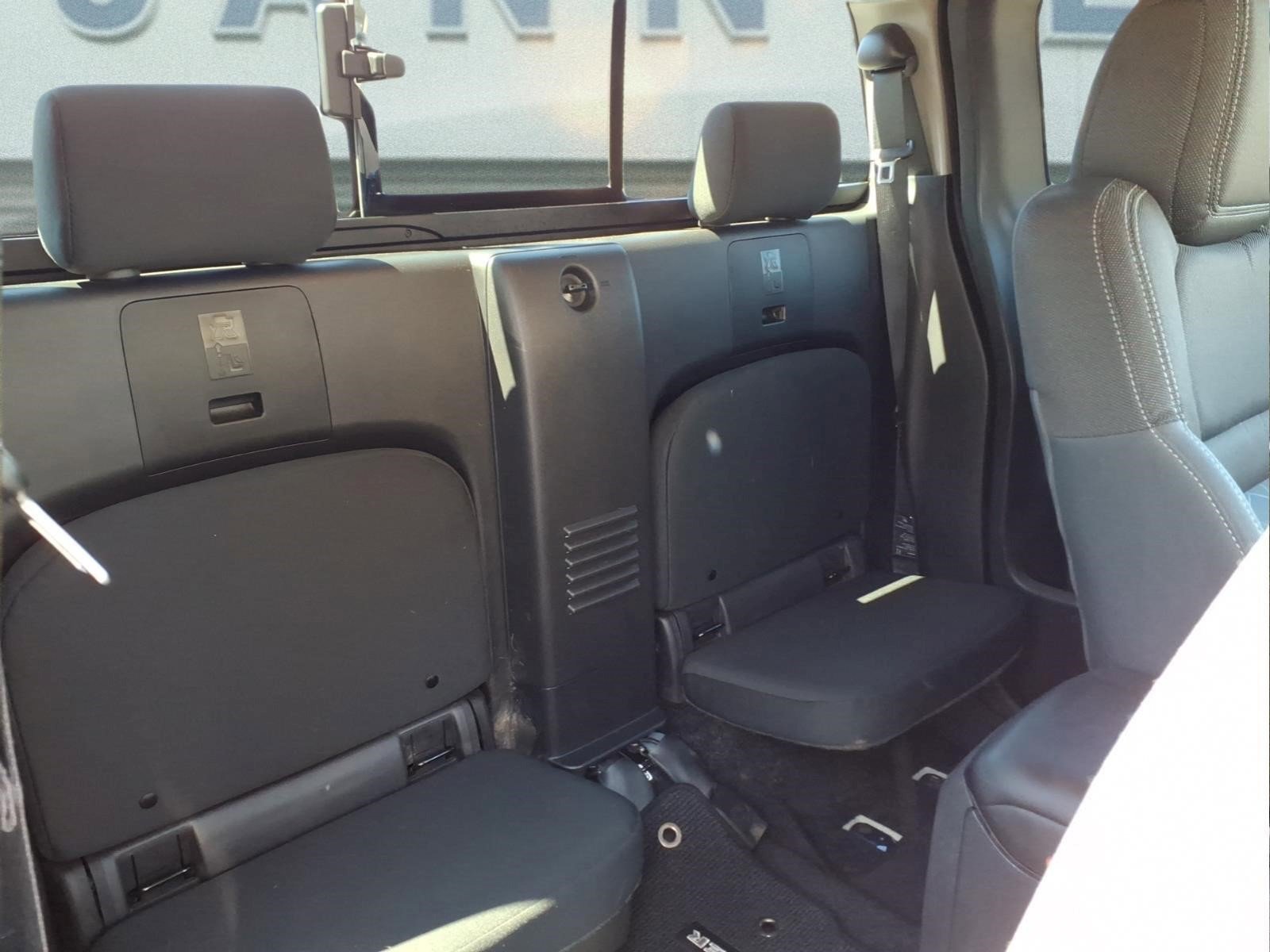 Used 2025 Nissan Frontier SV w/ SV Convenience Package image 11