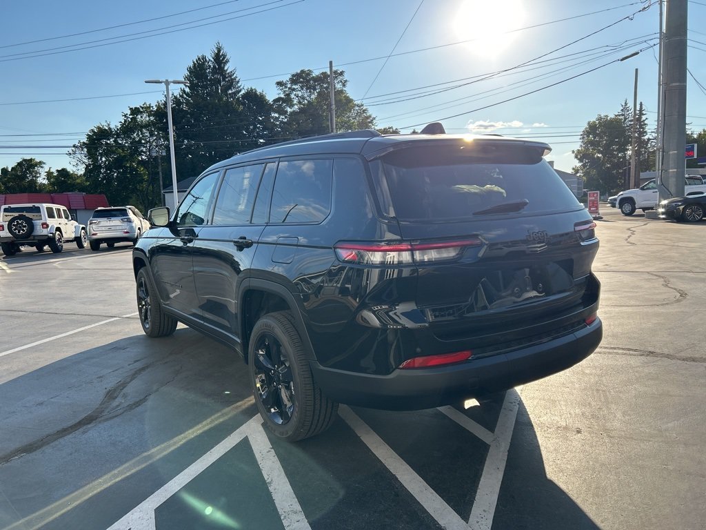 New 2025 Jeep Grand Cherokee L Altitude AWD/4WD image 5