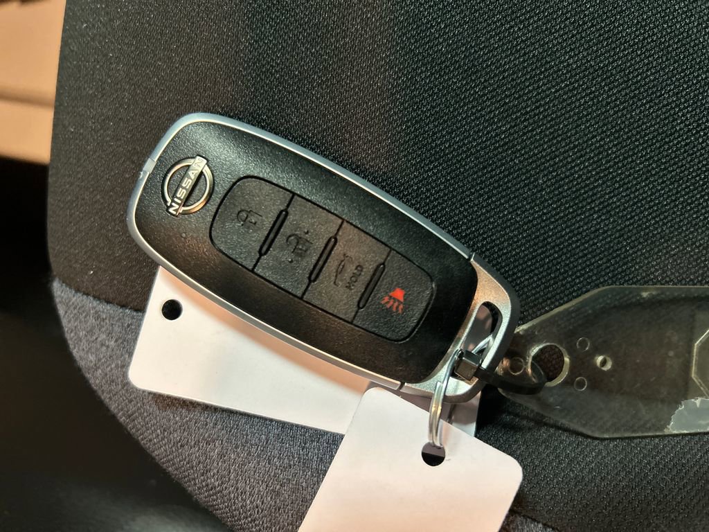 Used 2025 Nissan Versa SV FWD image 20